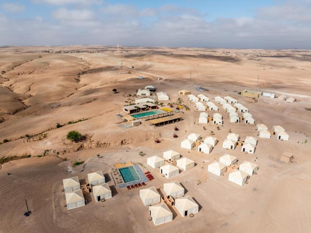 Vue panoramique sur le désert depuis les terrasses
